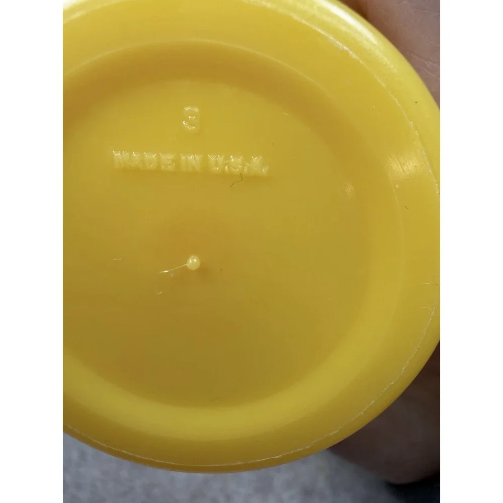 Tupperware Kids 6‎ piece set Bell Tumblers, 3 Green 3 Yellow Made In USA 4oz